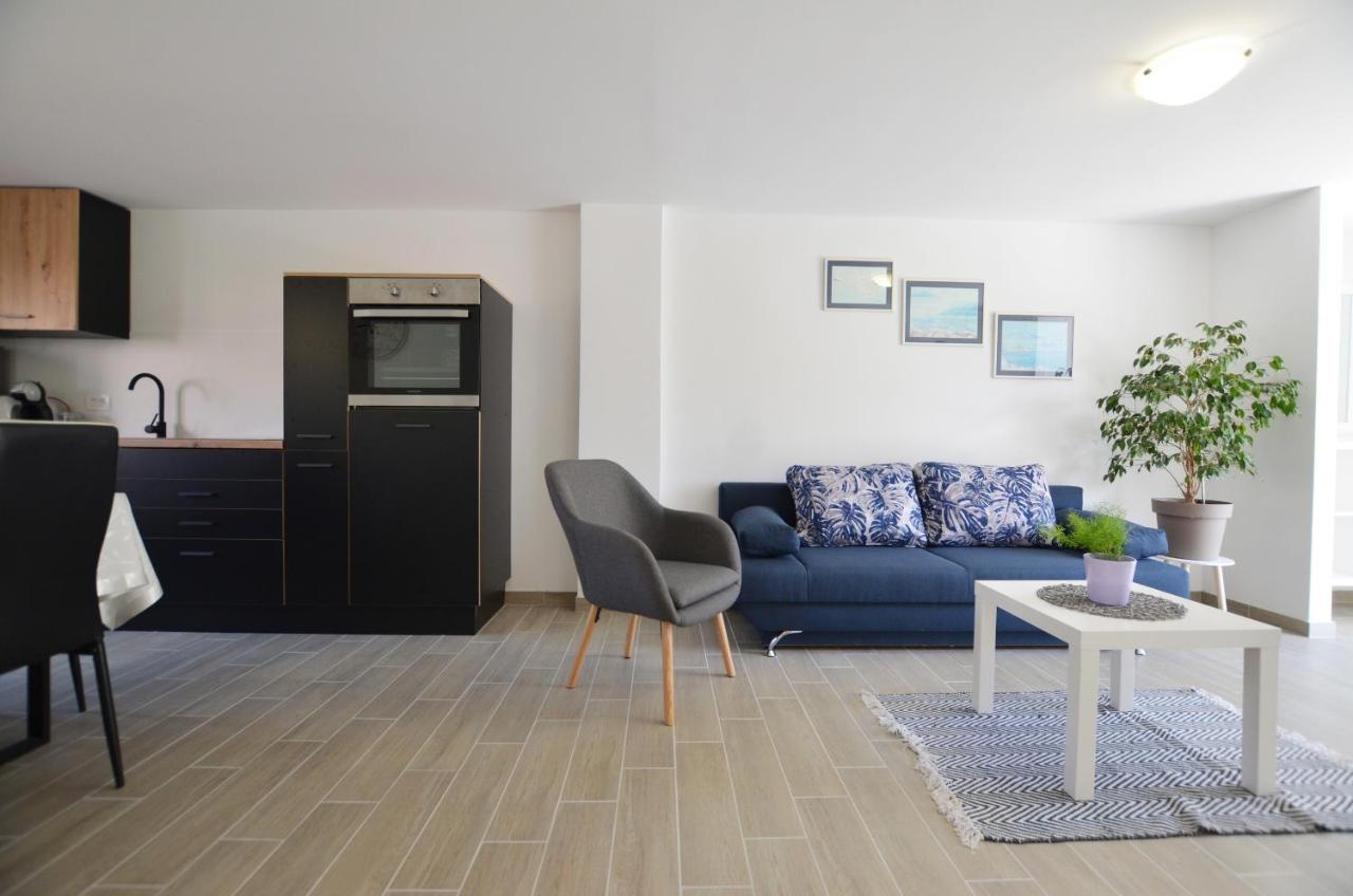 Katy Apartment *